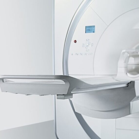 apparat-mrt-siemens-magnetom-essenza_3